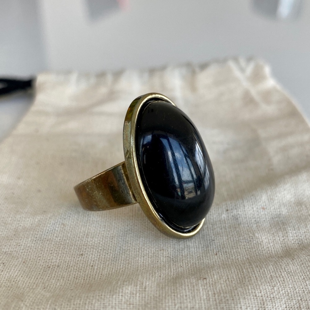 Black and Gold Ring Oval Face size 7
